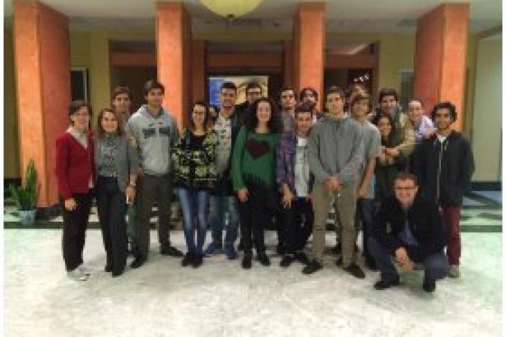 Sevilla - ESIC se suma a la campaña solidaria del Banco de Alimentos y los alumnos de tercero de Grado se convierten en 'padrinos'