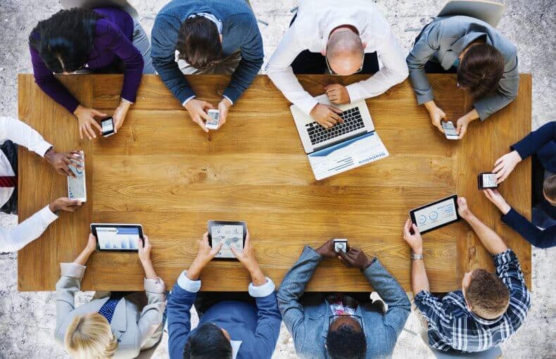 La r-evolución del mundo de las ventas con Social Selling La r-evolución del mundo de las ventas con Social Selling