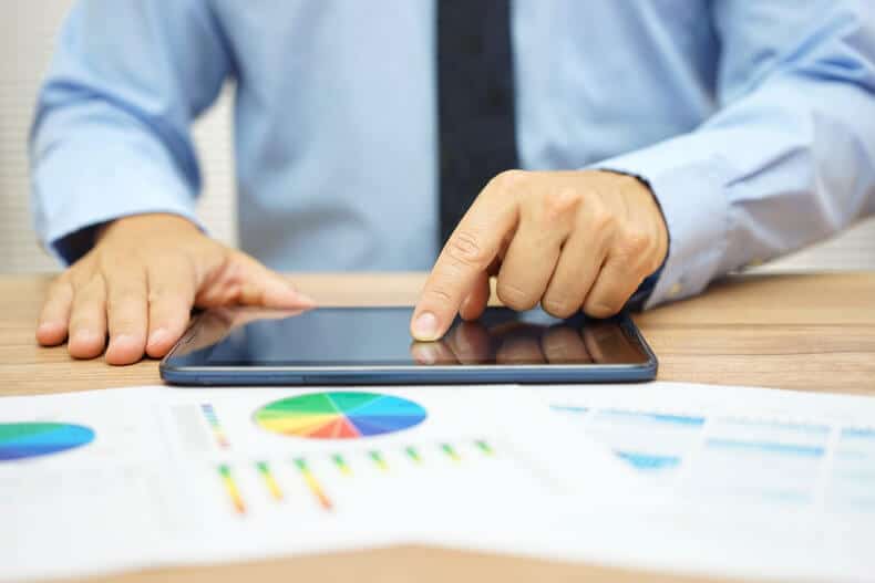 Calcular cuota de mercado en entornos digitales