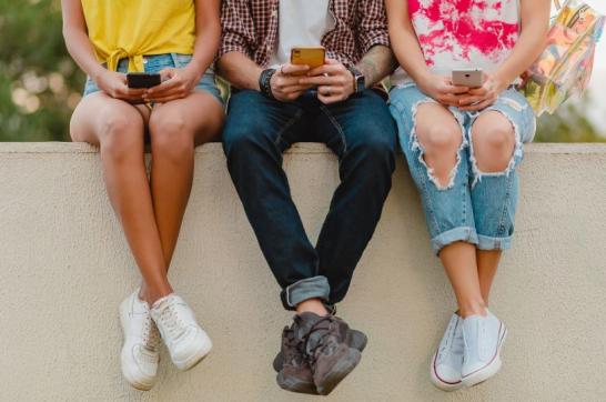 generación z marketing, experiencia de marca gen z, marketing emocional para jóvenes