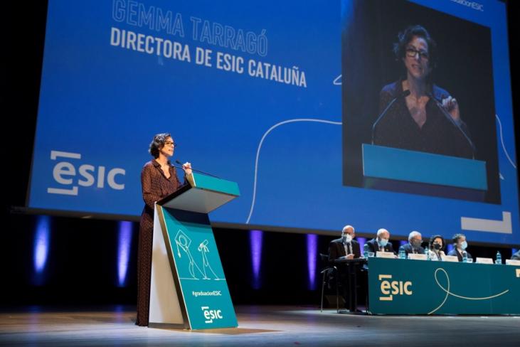 Gemma Tarragó, directora de ESIC Catalunya, da su discurso de bienvenida