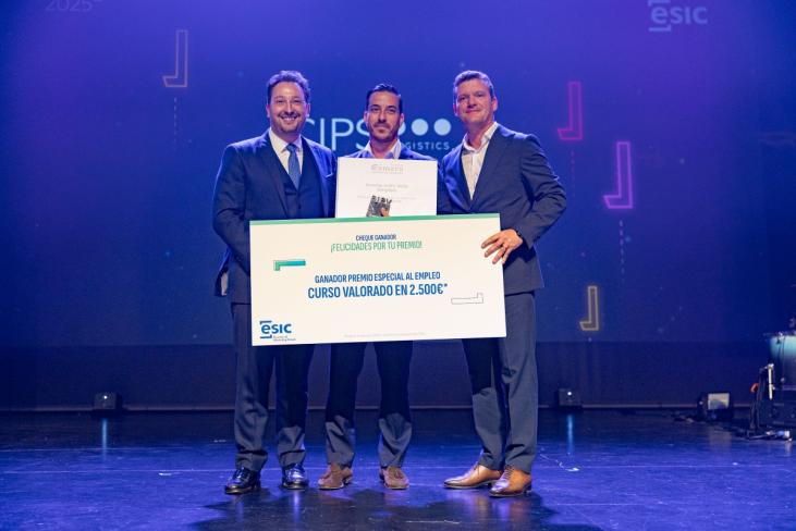 Entrega de premio ESIC