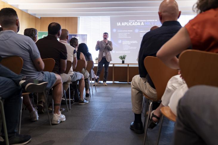 Programa Superior Inteligencia Artificial aplicado al Marketing y Ventas
