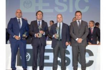 La empresa del presente y del futuro se dan la mano en la entrega de los Premios Aster y la graduación de ESIC Sevilla
