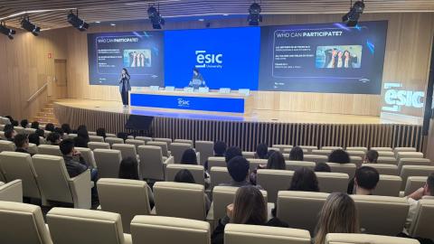 Triunfar en un proceso de selección en L’Oréal”, una sesión organizada por la Unidad de Desarrollo Profesional